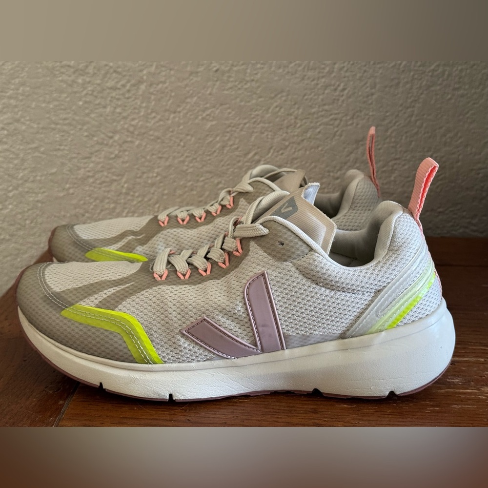 Women’s Veja Sz. 8.5 CONDOR 2 ALVEOMESH NATURAL BABE JAUNE FLUO Running Hiking